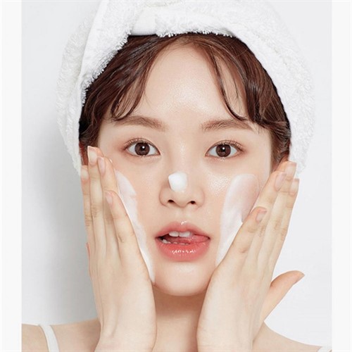 فوم شوینده فیس براش دار سرسان لاو ویتامین b5