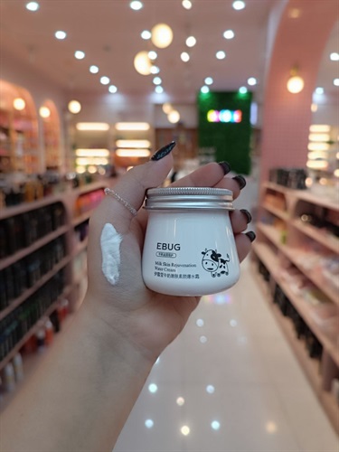 کرم آبرسان ایبوگ مدل شیر گاو