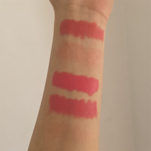 رژ مات و لیپ گلس ایرپاد