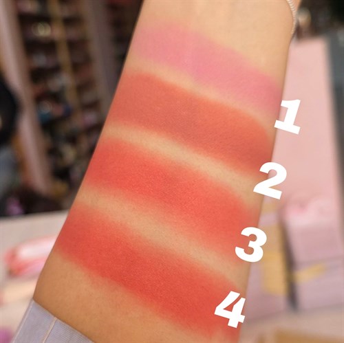 رژگونه کرمی قلبی 